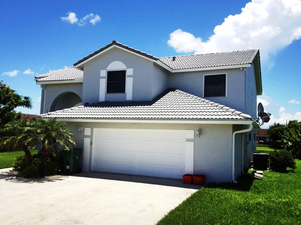 Commercial building painting in Orlando with professional surface preparation